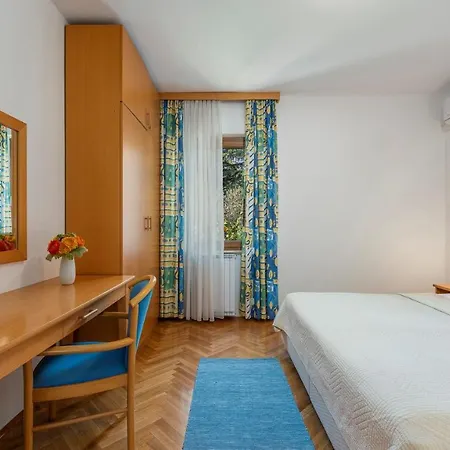Complex Silvana Gostinjska kuća 3*