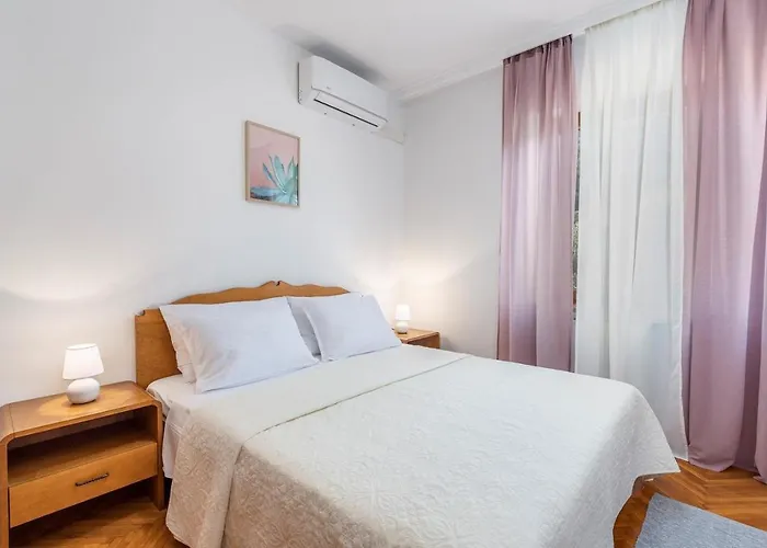 Complex Silvana 게스트하우스 포레치