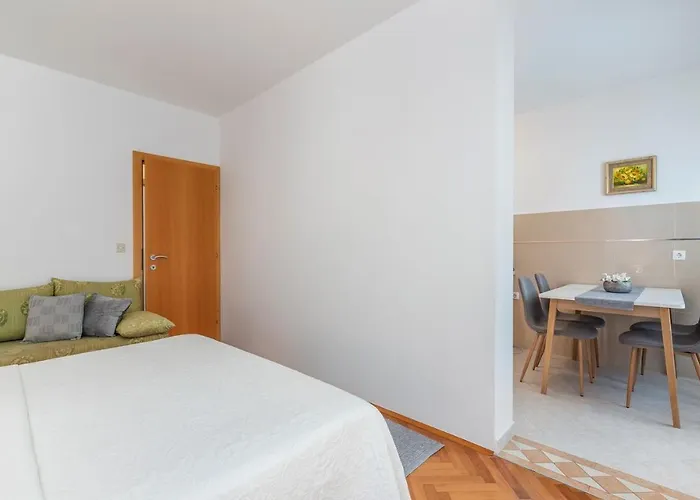 게스트하우스 Complex Silvana 포레치